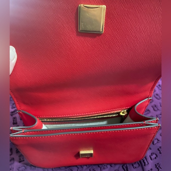 Tory Burch - Picture 2 of 5